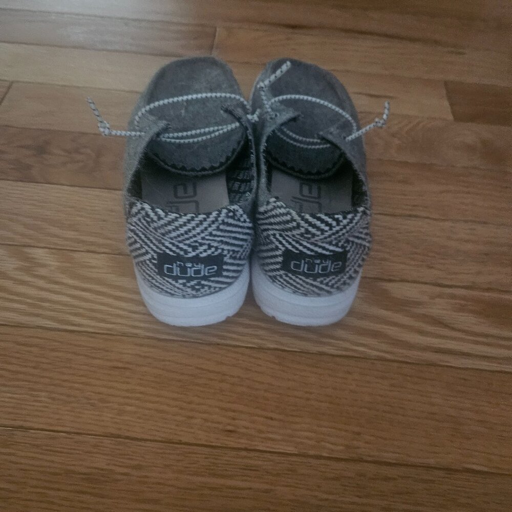 Hey Dudes size 3Y